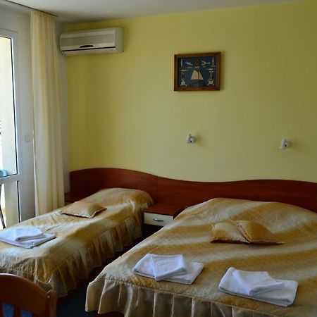 Saint George Family Hotel 洛泽内茨 外观 照片
