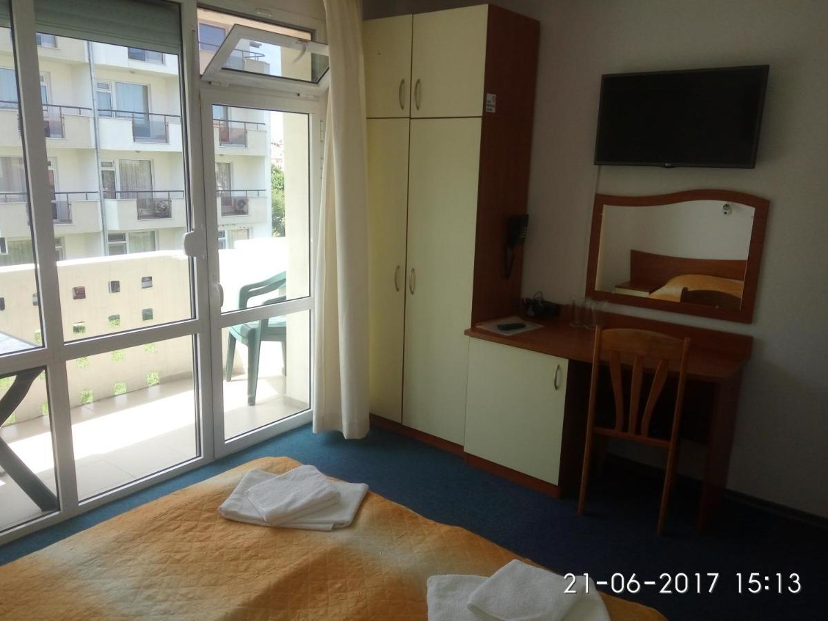Saint George Family Hotel 洛泽内茨 外观 照片