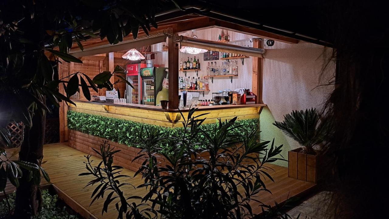 Saint George Family Hotel 洛泽内茨 外观 照片