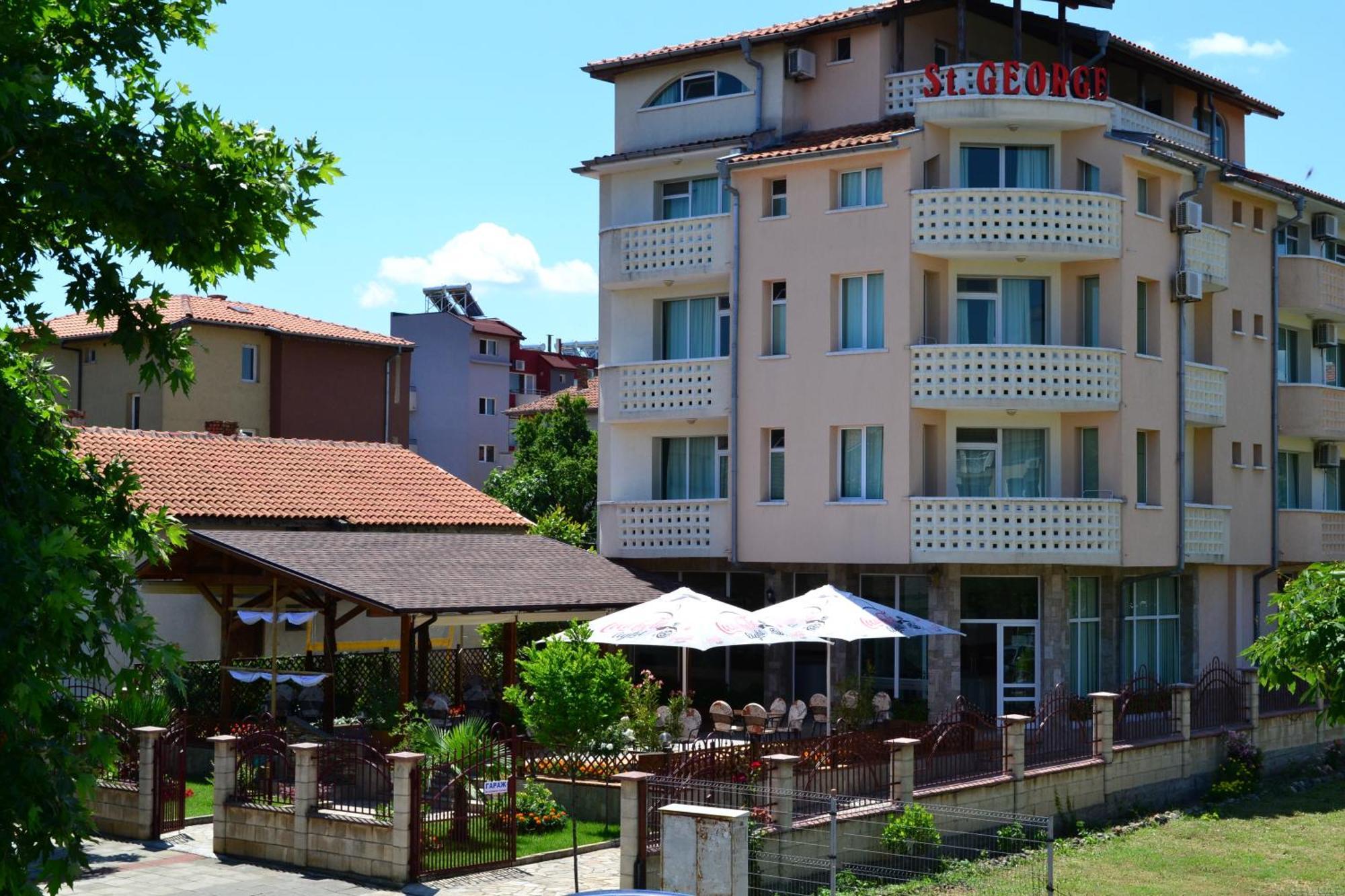 Saint George Family Hotel 洛泽内茨 外观 照片